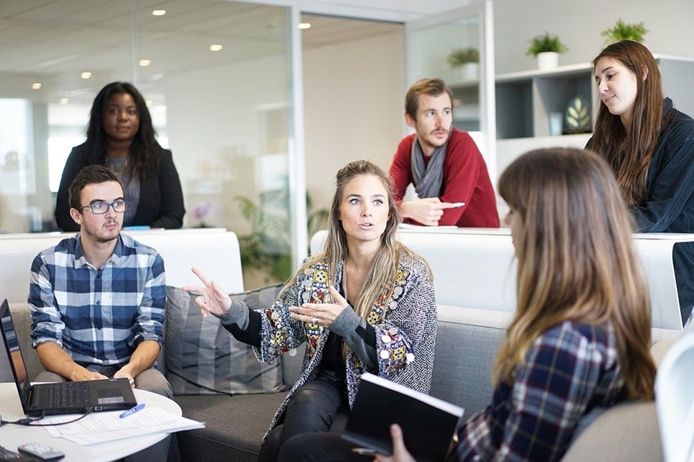 3 personnes de l'équipe du Collectif Digital sont satisfaites du résultat du webinaire