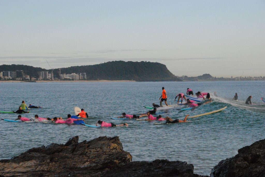 Pour les surfers plus expérimentés, euxils pourront avancer grace à leur stages auparavant